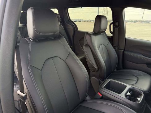 New 2026 Chrysler Voyager LX image 21