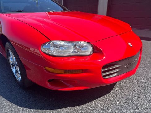 Used 2002 Chevrolet Camaro Z28 w/ Preferred Equipment Group 2 RWD image 19