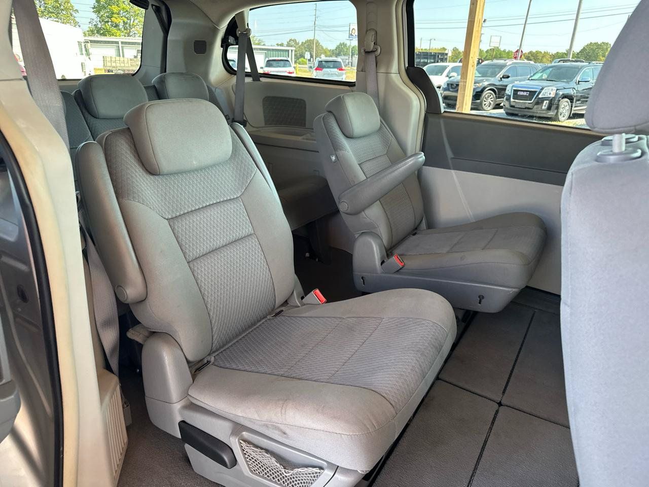 Used 2009 Chrysler Town & Country LX w/ PWR Convenience Group FWD image 37