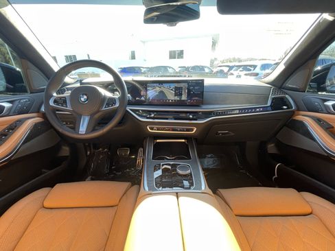 Certified 2026 BMW X7 xDrive40i w/ M Sport Package image 18