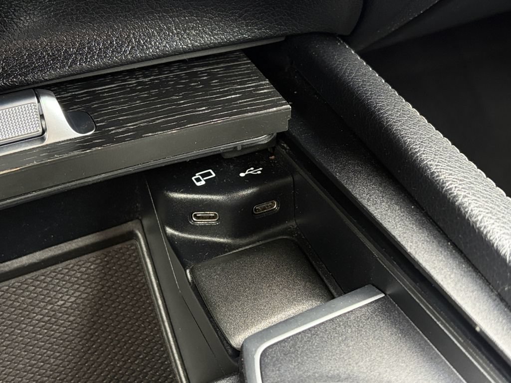 Used 2022 Mercedes-Benz GLE 350 4MATIC w/ Premium Package image 21