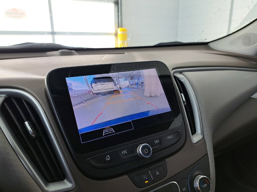 Used 2023 Chevrolet Malibu LS FWD image 12