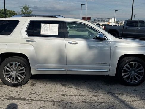 Used 2017 GMC Terrain Denali FWD image 2