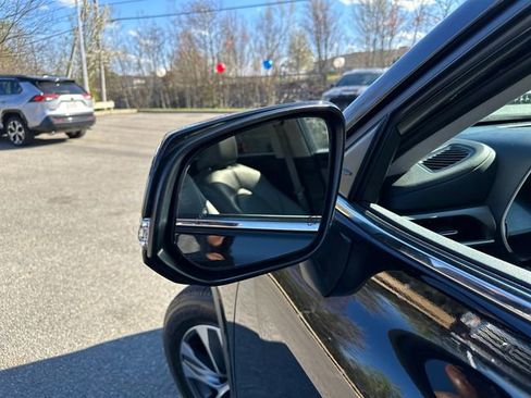 Certified 2024 Toyota Highlander XLE AWD/4WD image 19