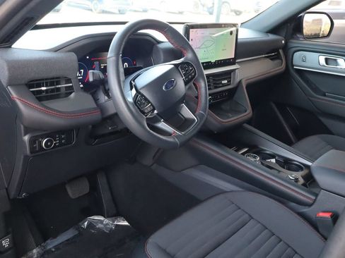 Used 2025 Ford Explorer ST-Line w/ Premium Package RWD image 17