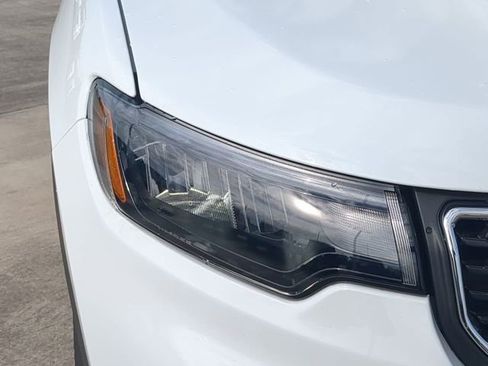 New 2026 Jeep Compass Latitude image 10