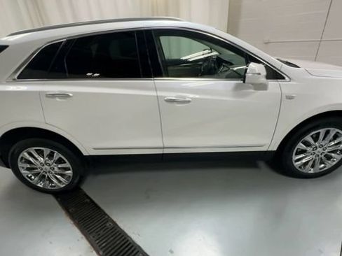 Used 2022 Cadillac XT5 Premium Luxury w/ Technology Package FWD image 9