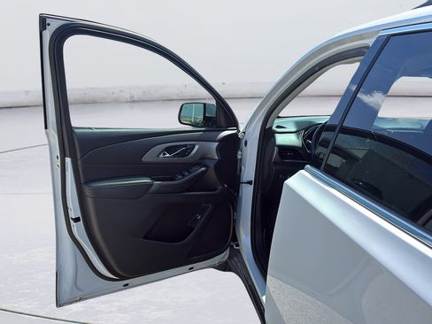 Used 2019 Chevrolet Traverse LT FWD image 20
