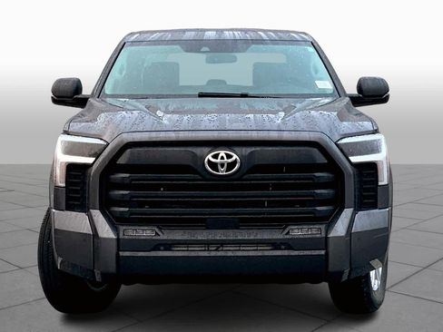 Used 2022 Toyota Tundra SR5 w/ SR5 Premium Package image 3