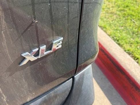 Used 2021 Toyota RAV4 XLE image 3