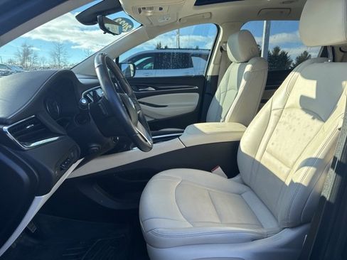 Used 2023 Buick Enclave Premium image 10