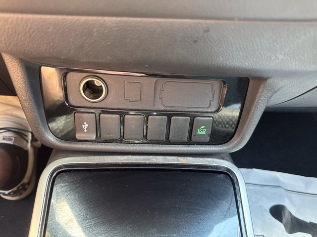 Used 2020 Mitsubishi Outlander ES FWD image 20