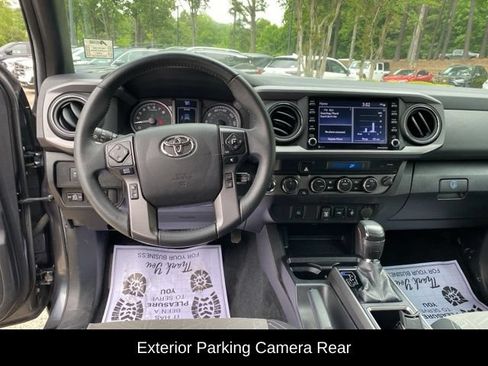 Used 2022 Toyota Tacoma TRD Sport AWD/4WD image 8