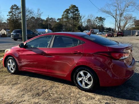Used 2015 Hyundai Elantra SE image 6