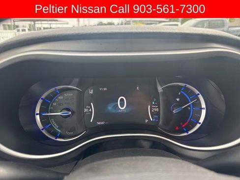 Used 2024 Chrysler Pacifica Select FWD image 15