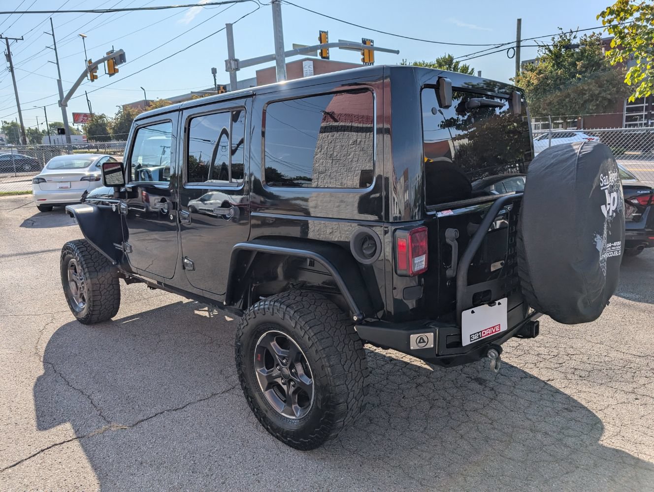 Used 2014 Jeep Wrangler Unlimited Rubicon w/ Connectivity Group AWD/4WD image 8