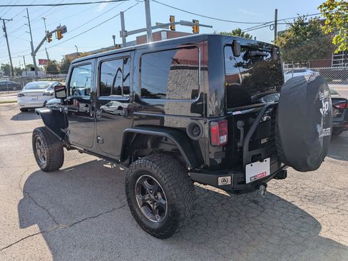 Used 2014 Jeep Wrangler Unlimited Rubicon w/ Connectivity Group image 8