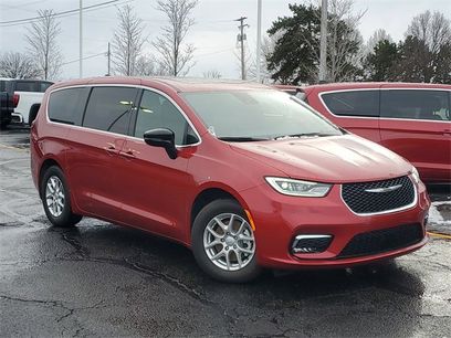 New 2026 Chrysler Pacifica Select