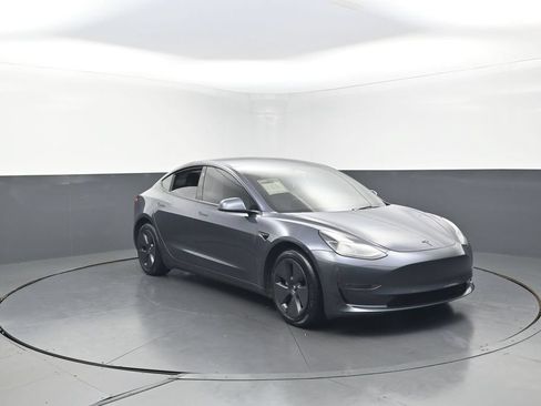 Used 2023 Tesla Model 3 Standard Range RWD image 2