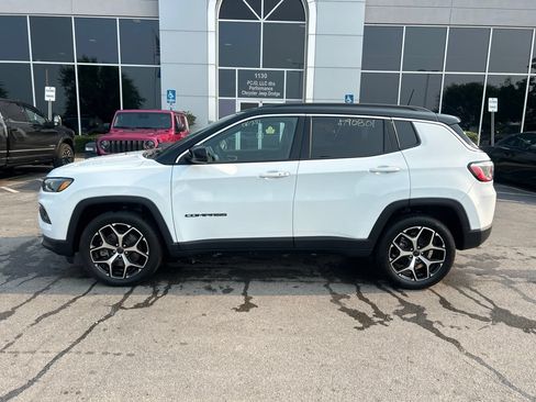 Used 2025 Jeep Compass Limited AWD/4WD image 7