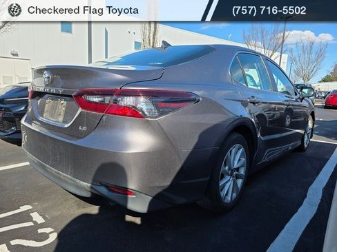 Used 2021 Toyota Camry LE image 6