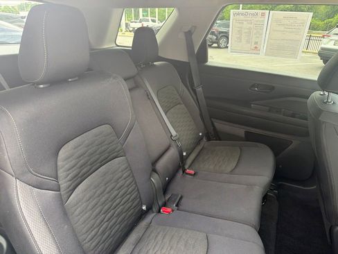 Used 2025 Nissan Pathfinder SV FWD image 18