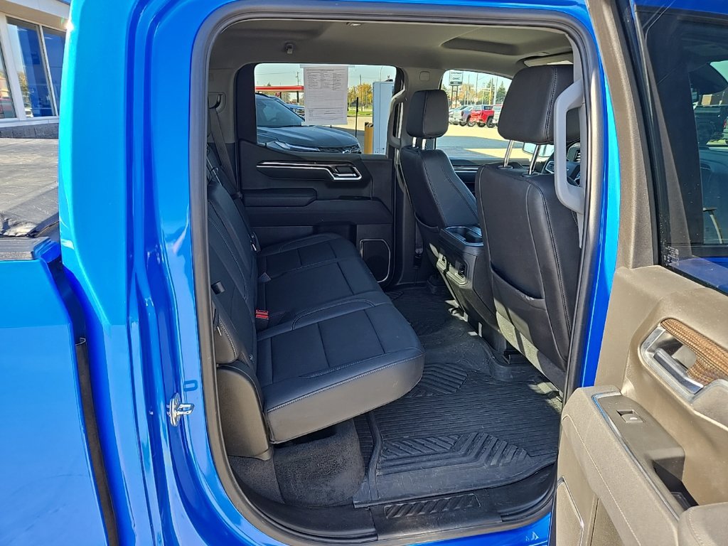 Used 2025 Chevrolet Silverado 1500 RST AWD/4WD image 11