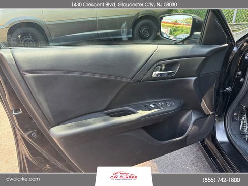 Used 2017 Honda Accord Sport Special Edition image 11