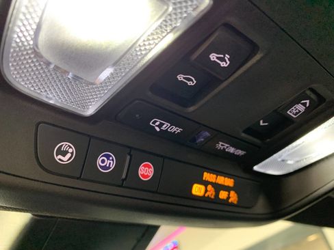 Used 2025 Cadillac XT6 Premium Luxury image 19