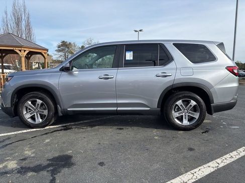 Used 2024 Honda Pilot EX-L image 9