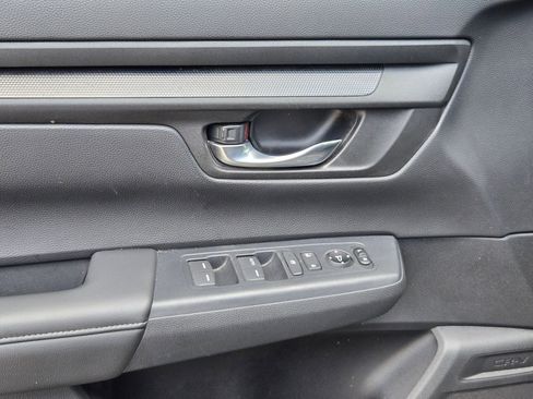 Used 2025 Honda CR-V LX image 11