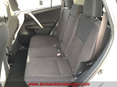 Used 2013 Toyota RAV4 XLE image 18