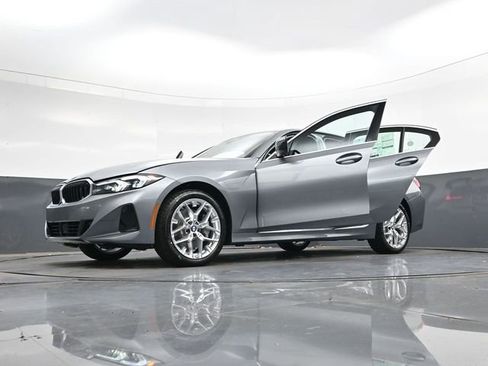 New 2026 BMW 330i xDrive Sedan w/ Premium Package image 40
