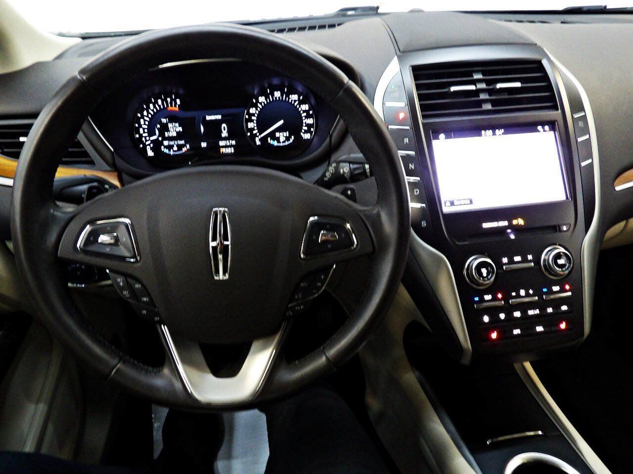 Used 2019 Lincoln MKC Select w/ Select Plus Package AWD/4WD image 19