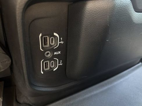 Used 2021 RAM 1500 Big Horn AWD/4WD image 30