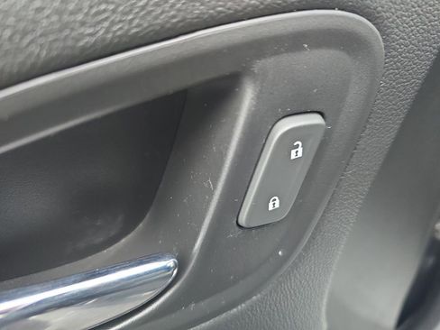 Used 2020 Chevrolet Colorado Z71 image 13