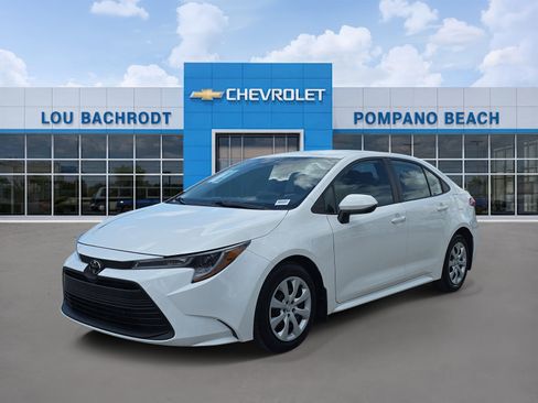 Used 2024 Toyota Corolla LE FWD image 3