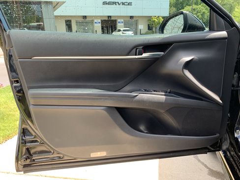 Used 2019 Toyota Camry SE image 14