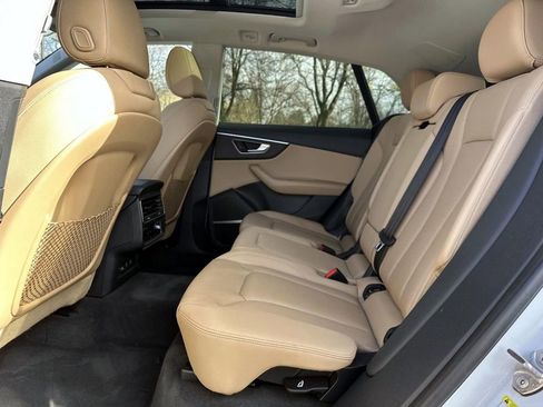 Used 2019 Audi Q8 Premium Plus w/ Premium Plus image 27