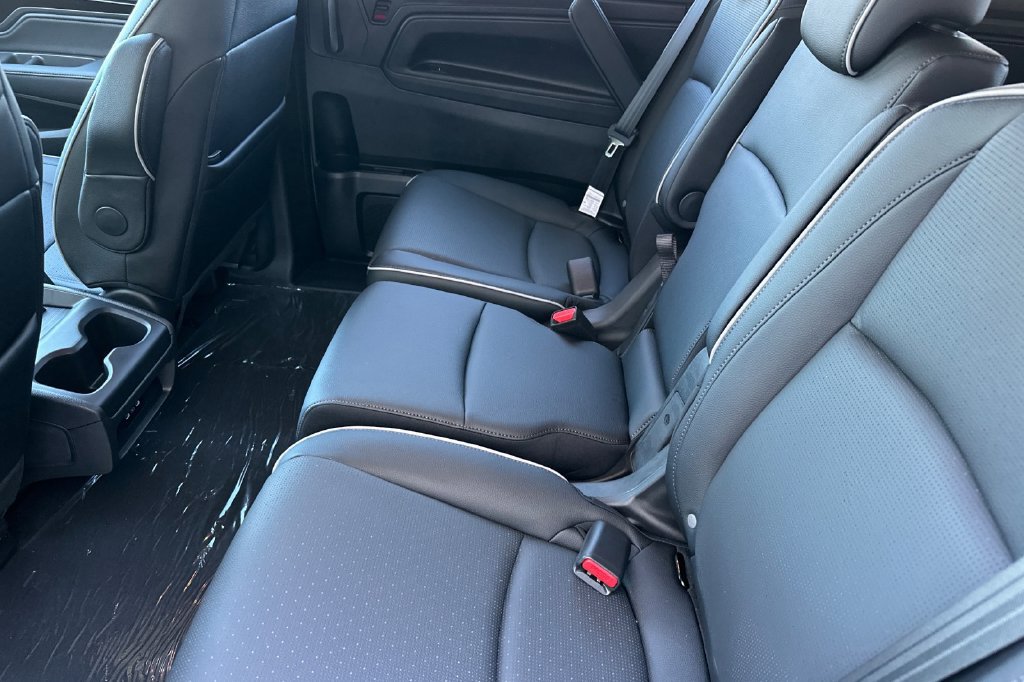 New 2026 Honda Odyssey Elite image 5