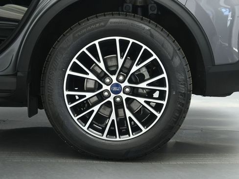 Used 2021 Ford Escape SE image 23