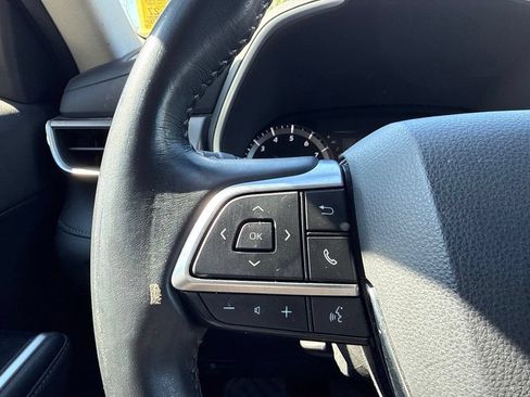 Used 2021 Toyota Highlander XLE AWD/4WD image 12