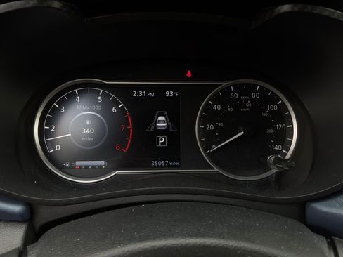 Used 2025 Nissan Versa SV FWD image 33