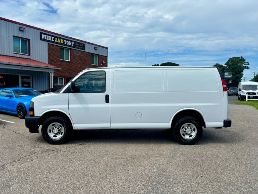 Used 2022 Chevrolet Express 2500 w/ Driver Convenience Package RWD image 6