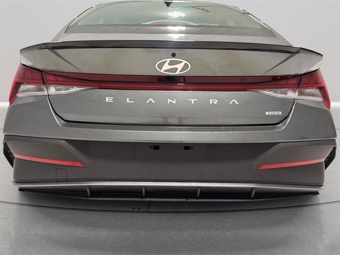Used 2025 Hyundai Elantra SEL FWD image 10