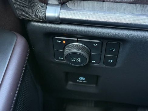 Certified 2025 Ford Expedition Max Platinum w/ Platinum Ultimate Package image 21