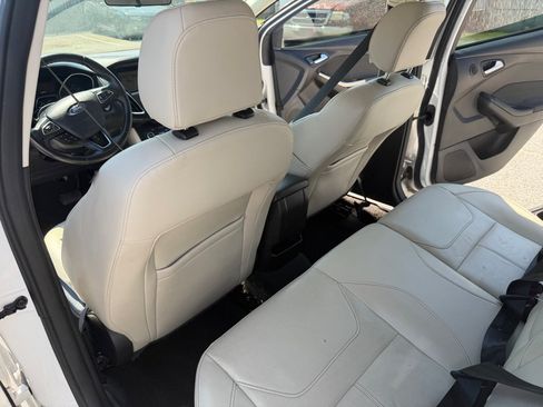 Used 2017 Ford Focus Titanium FWD image 25