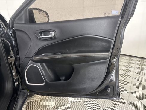 Used 2020 Jeep Compass Latitude image 25