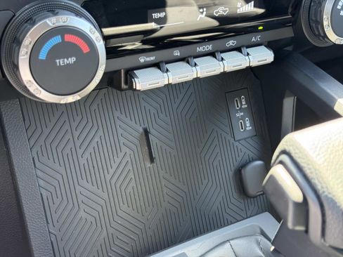 Used 2025 Toyota Tacoma SR image 18