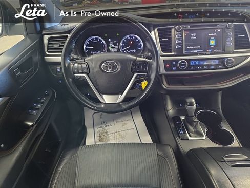Used 2017 Toyota Highlander Plus image 17